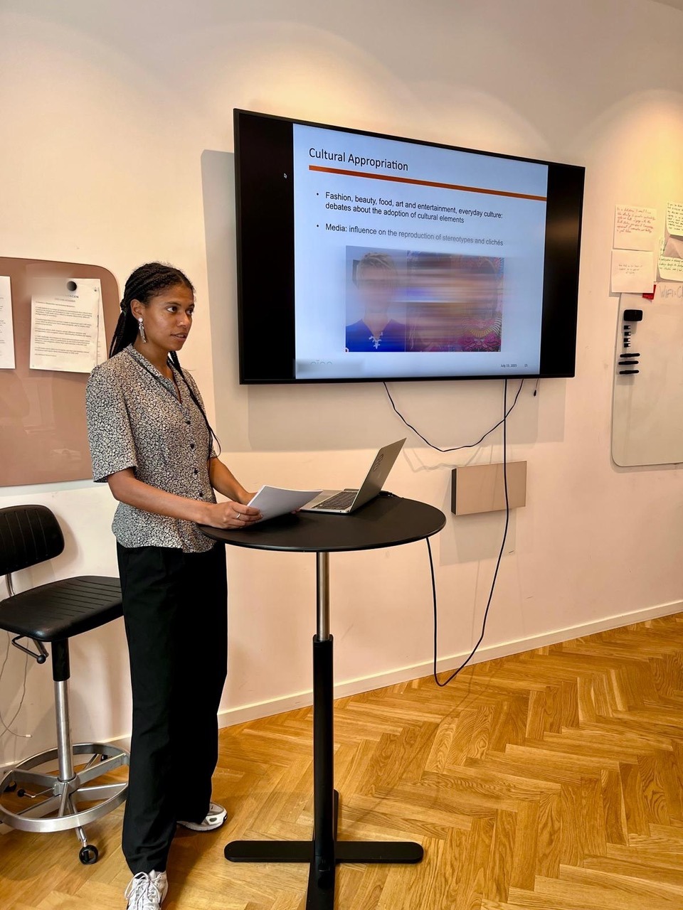 Naïma Abt facilitating a workshop session at CIEE Copenhagen